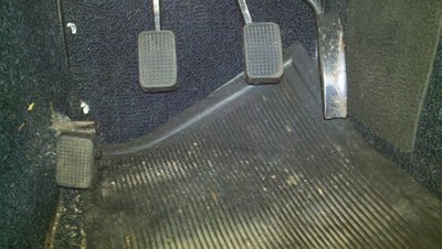 dead pedal (800x451).jpg and 